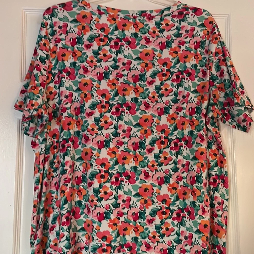 Summer Top - Picture 2 of 5